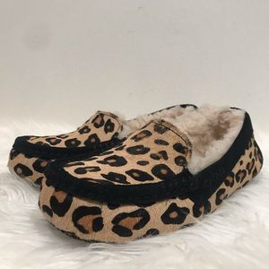 UGG Women’s Ansley Calf Hair Leopard Slippers Size 6